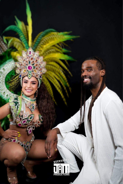 photo en couleur d'un couple de danseur de samba