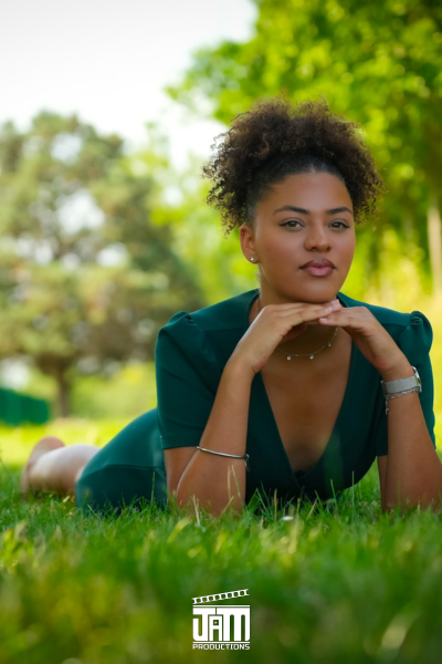 modèle photo jeune femme en couleur